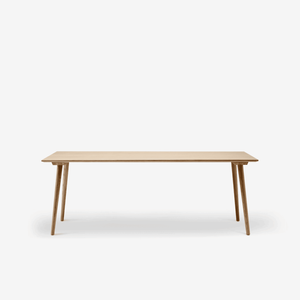 In Between Dining Table SK5 L200 W90 H73 cm Clear lacquered oak legs 4 legs Veneer