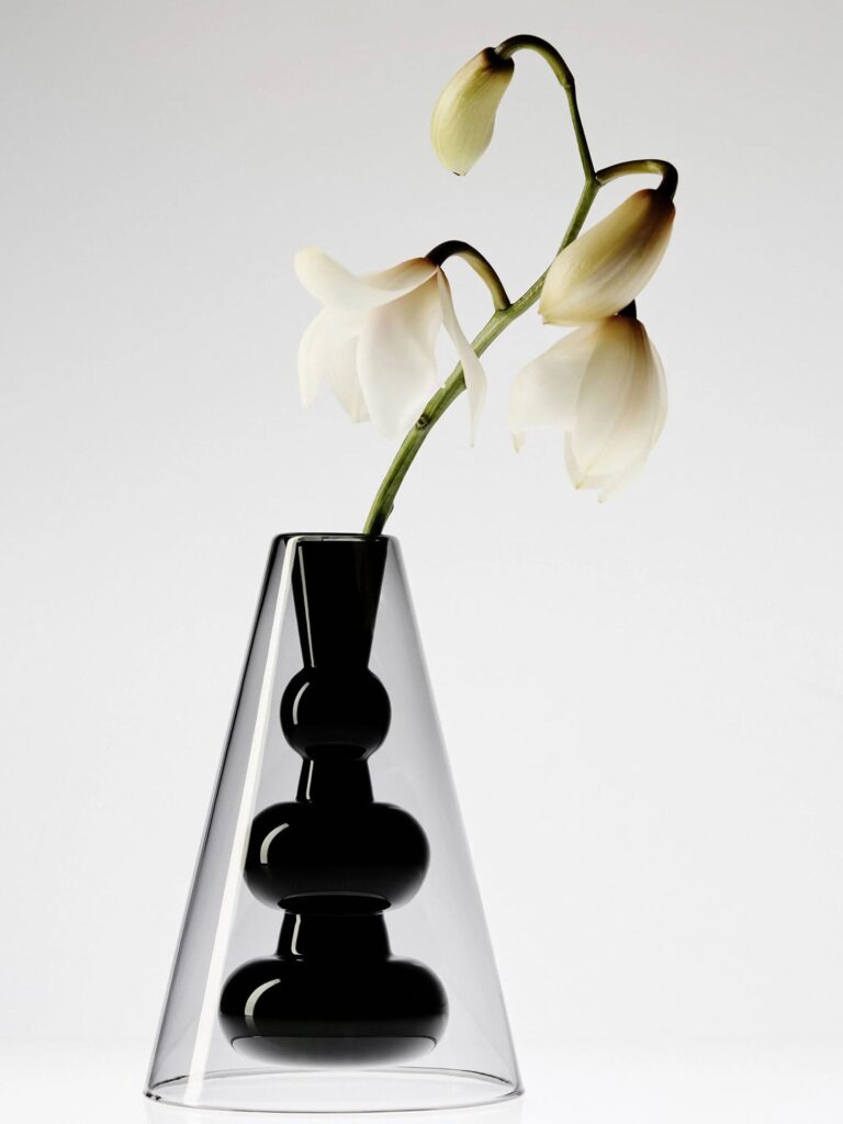 BUMP VASE CONE BLACK