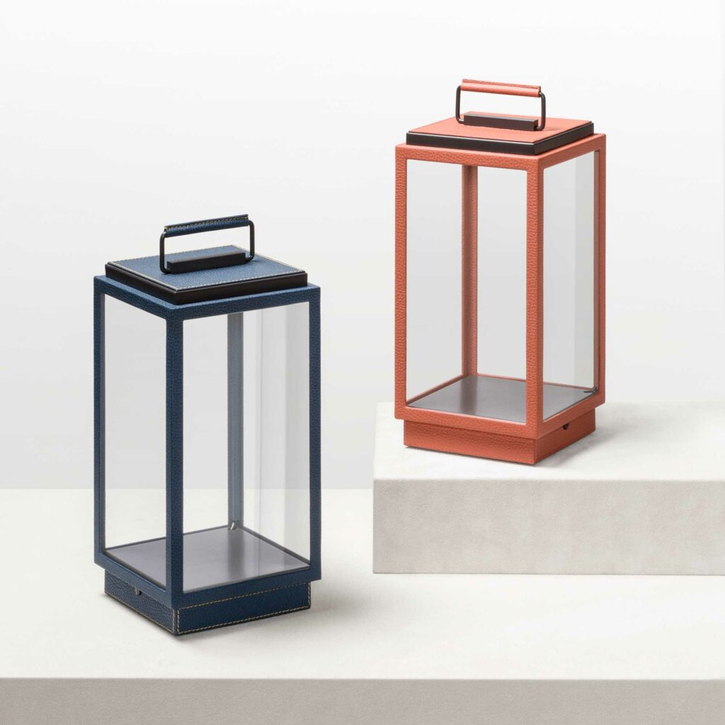 BLAKES TABLE LAMP - 2700K in dark bronze clear glass