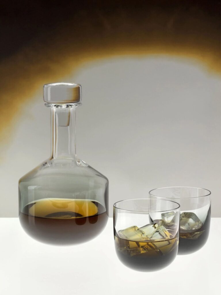 TANK WHISKEY DECANTER BLACK